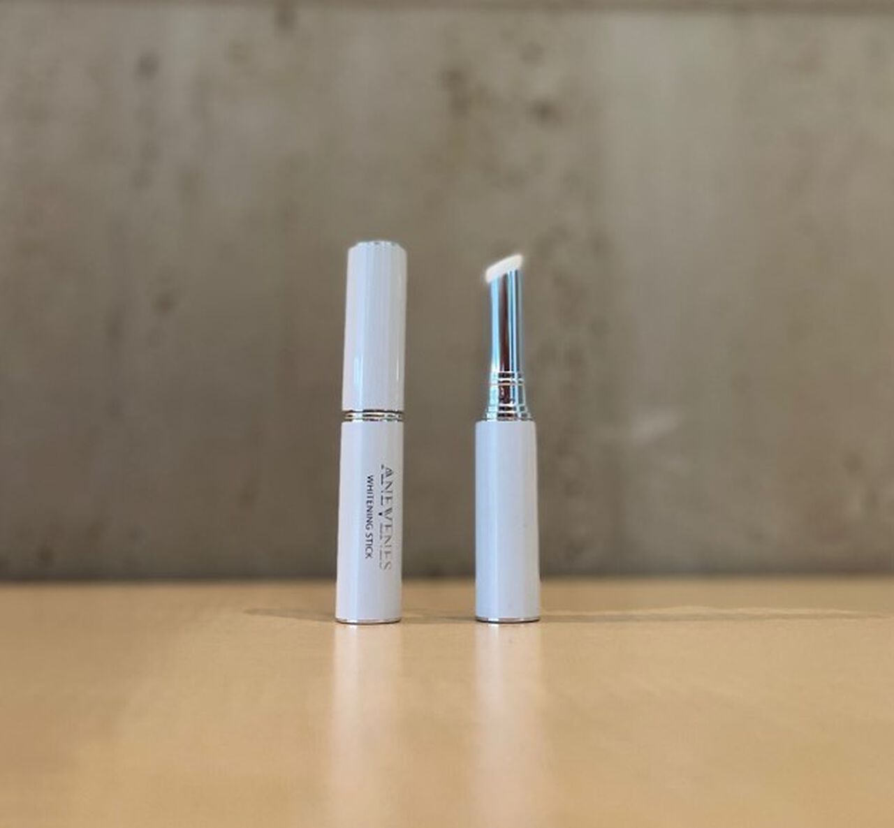 ANEVENES WHITENING STICK(Serum In Stick Form) image number 1