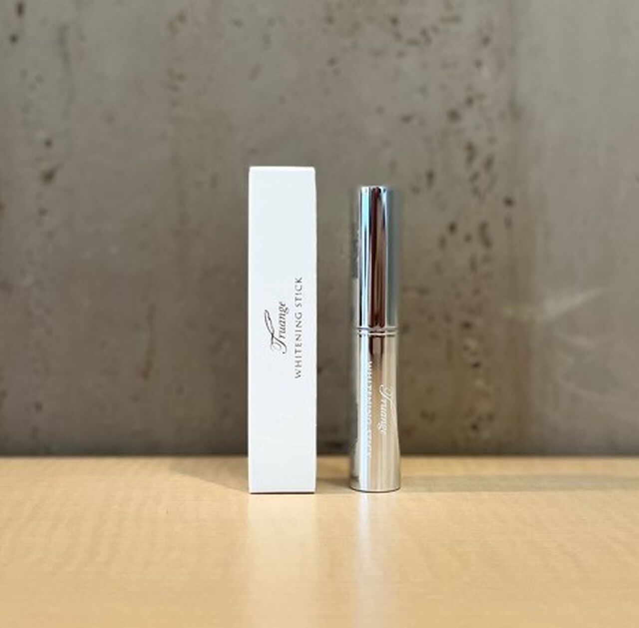 TRUANGE WHITENING STICK Ocher (Serum In Stick Form) image number 1